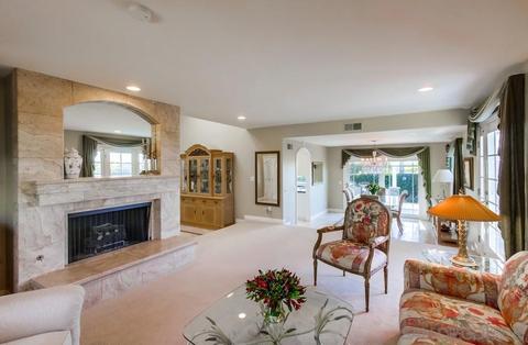 1810 Caminito Monrovia, La Jolla, CA 92037 photo 4