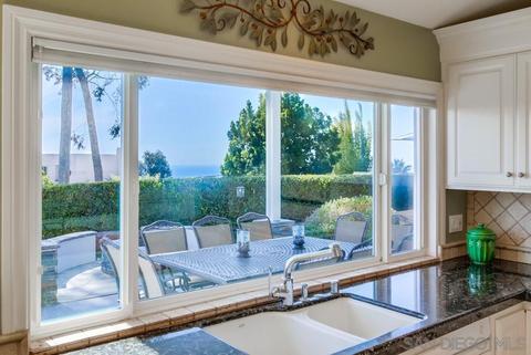 1810 Caminito Monrovia, La Jolla, CA 92037 photo 9