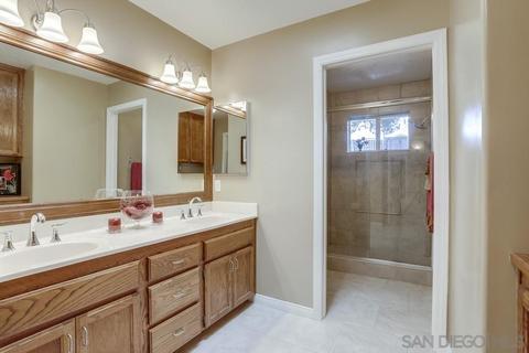 924 Via Hillview, Fallbrook, CA 92028 photo 17