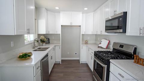 1109 Cresthill Pl, El Cajon, CA 92021 photo 2