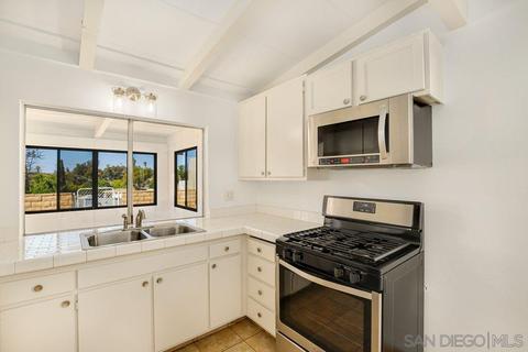 846 Lemon Ave, Vista, CA 92084 photo 11