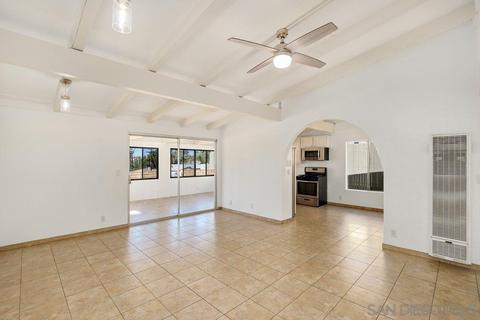 846 Lemon Ave, Vista, CA 92084 photo 2