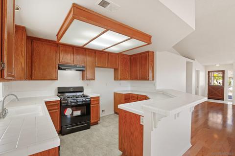 695 Dane Dr, San Marcos, CA 92069 photo 6