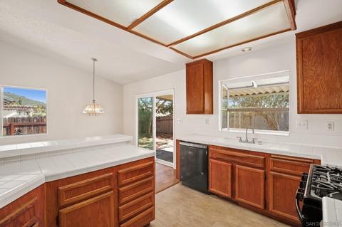 695 Dane Dr, San Marcos, CA 92069 photo 8