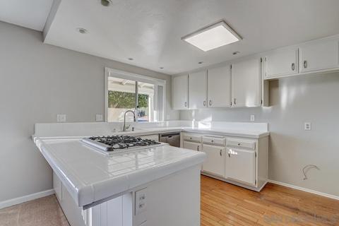 753 Carnation Ln, Fallbrook, CA 92028 photo 17