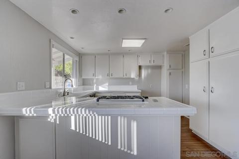 753 Carnation Ln, Fallbrook, CA 92028 photo 16