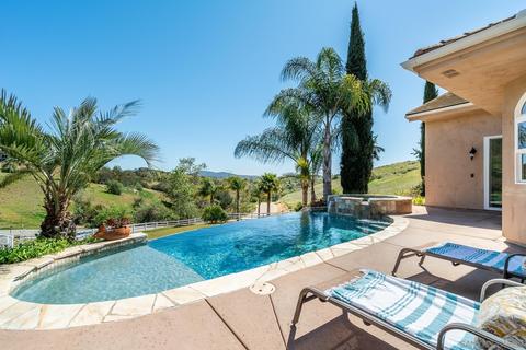 5125 Olive Hill Trl, Bonsall, CA 92003 photo 3