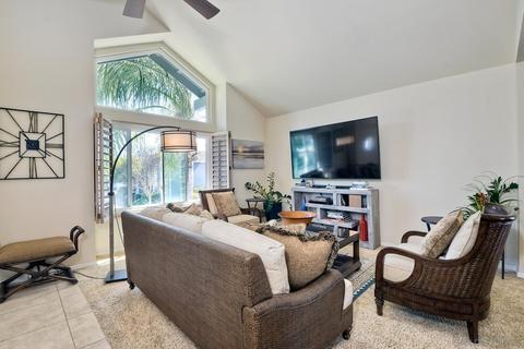 6871 Carnation Dr, Carlsbad, CA 92011 photo 5