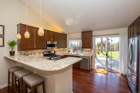 1344 Darwin Dr, Oceanside, CA 92056 photo 4
