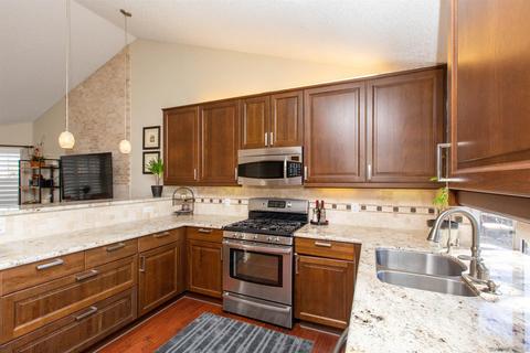 1344 Darwin Dr, Oceanside, CA 92056 photo 5