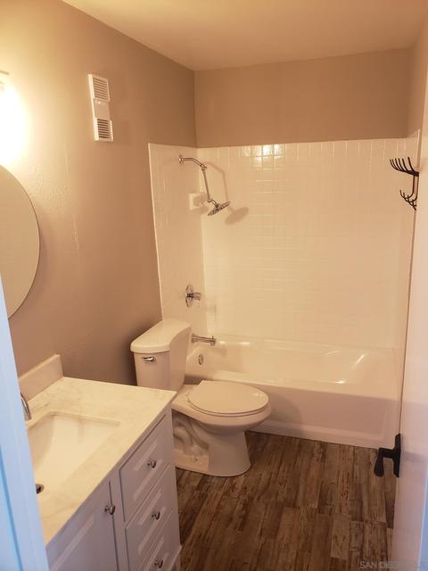1821 Esquire Gln, Escondido, CA 92029 photo 2
