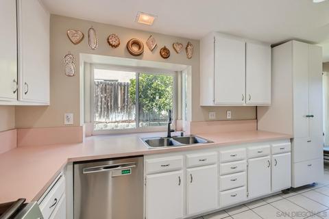 1424 Darwin Dr, Oceanside, CA 92056 photo 9
