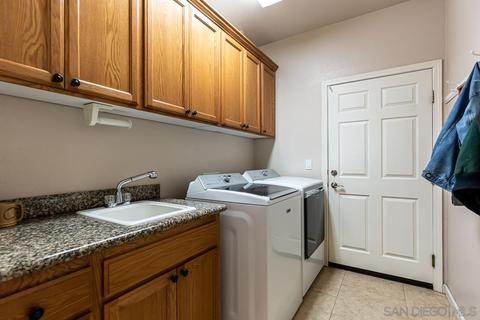 8538 Paseo De Los Castillos, Santee, CA 92071 photo 17