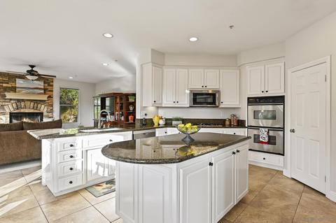 3738 Emma Rd, Vista, CA 92084 photo 8
