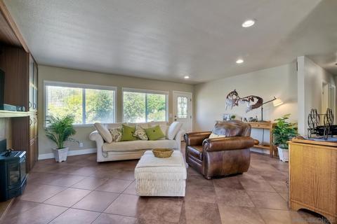 415 Pile St, Ramona, CA 92065 photo 6