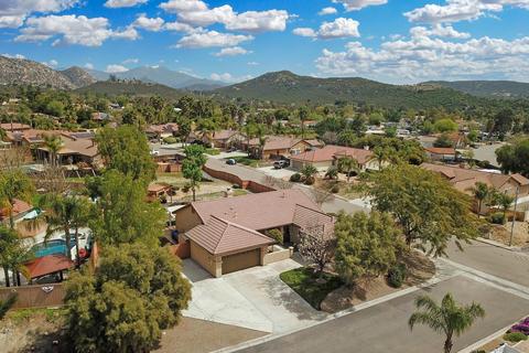 23550 Forest Hill Dr, Ramona, CA 92065 photo 1