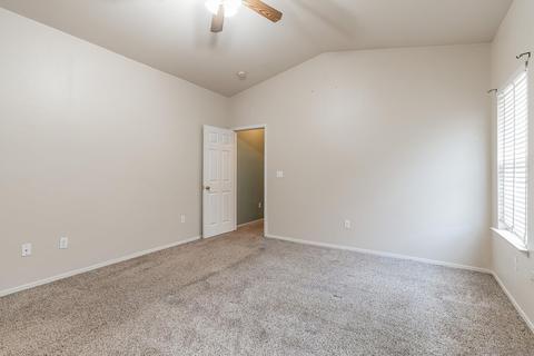 990 Evergreen Ave, Lemoore, CA 93245 photo 8