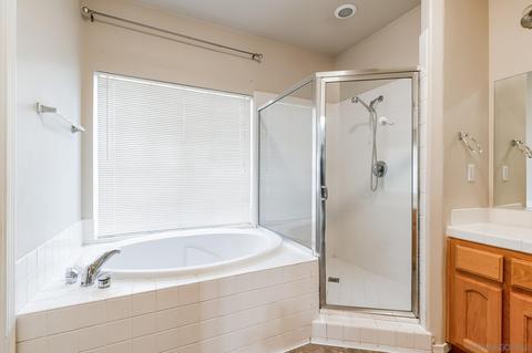 990 Evergreen Ave, Lemoore, CA 93245 photo 5