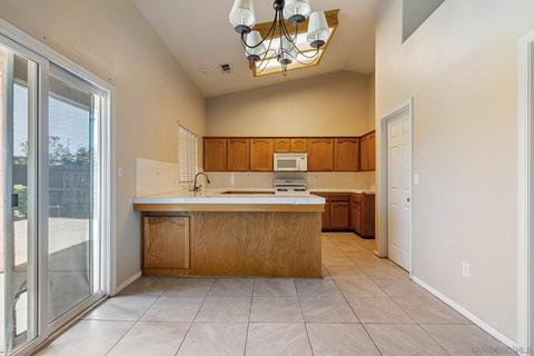 990 Evergreen Ave, Lemoore, CA 93245 photo 3