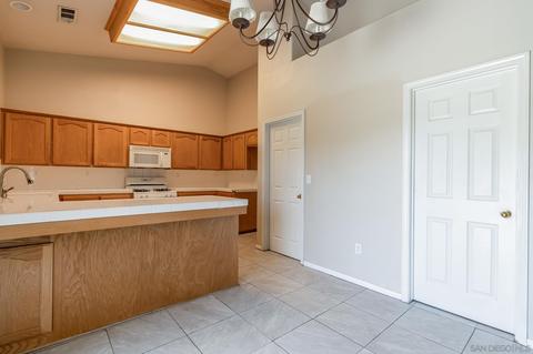 990 Evergreen Ave, Lemoore, CA 93245 photo 22