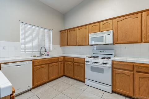 990 Evergreen Ave, Lemoore, CA 93245 photo 23