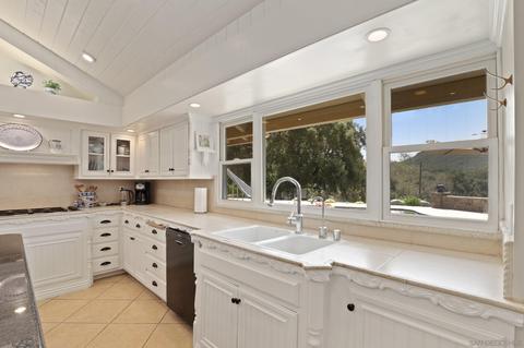 2544 Via Dieguenos, Alpine, CA 91901 photo 10