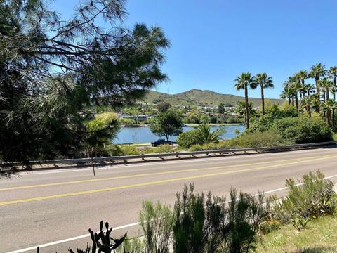 9208 Lake Country Dr, Santee, CA 92071 photo 3