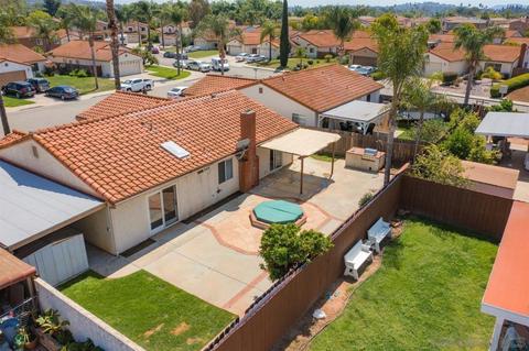 2608 Albright Pl, Escondido, CA 92027 photo 2