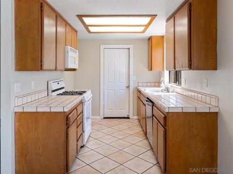 2608 Albright Pl, Escondido, CA 92027 photo 9
