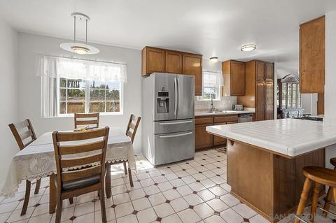 10121 Rayline Way, Spring Valley, CA 91977 photo 9