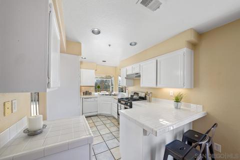 9765 Avenida Ricardo, Spring Valley, CA 91977 photo 12