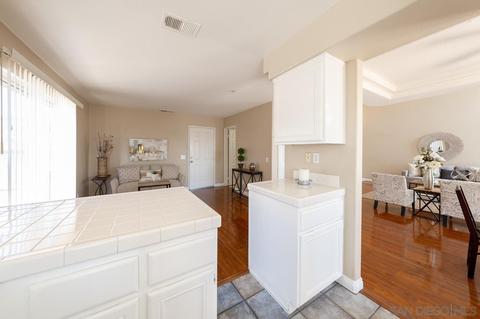 9765 Avenida Ricardo, Spring Valley, CA 91977 photo 14