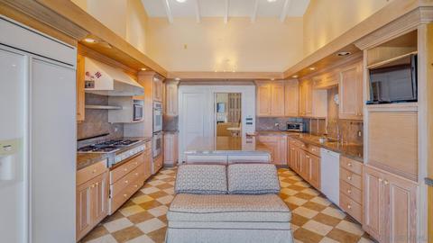 7068 Neptune Pl, La Jolla, CA 92037 photo 19