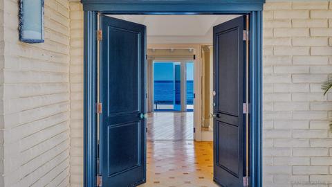 7068 Neptune Pl, La Jolla, CA 92037 photo 4