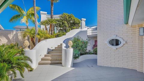 7068 Neptune Pl, La Jolla, CA 92037 photo 3