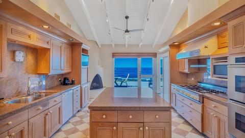 7068 Neptune Pl, La Jolla, CA 92037 photo 16