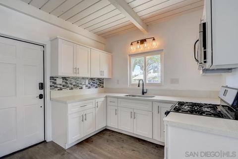 712 N Citrus Ave, Vista, CA 92084 photo 4