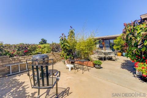 1713 Lemon Heights Dr, Oceanside, CA 92056 photo 2