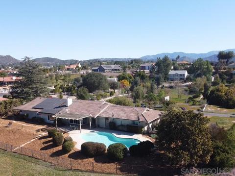 655 Tumble Creek Ln, Fallbrook, CA 92028 photo 3