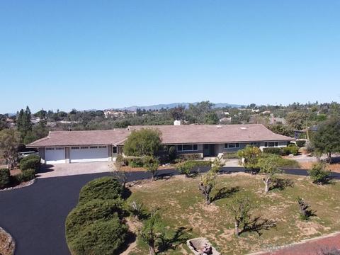 655 Tumble Creek Ln, Fallbrook, CA 92028 photo 2