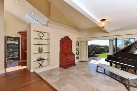 5448 Pacifica Dr, La Jolla, CA 92037 photo 4