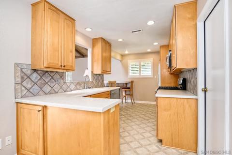 8145 Laird St, La Mesa, CA 91942 photo 4