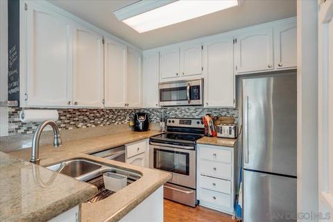 206 Holiday Way, Oceanside, CA 92057 photo 3