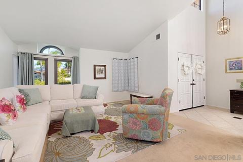 2565 Coronado Pl, Vista, CA 92081 photo 4