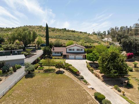 8138 Amelia Dr, El Cajon, CA 92021 photo 2