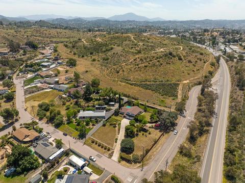 8138 Amelia Dr, El Cajon, CA 92021 photo 6