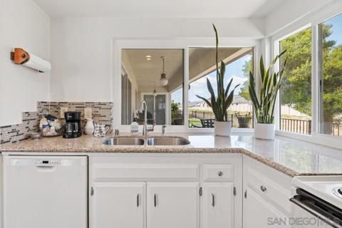 1130 La Mirada Ave, Escondido, CA 92026 photo 17
