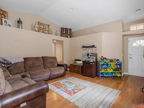 621 Thunder Gln, Escondido, CA 92027 photo 4