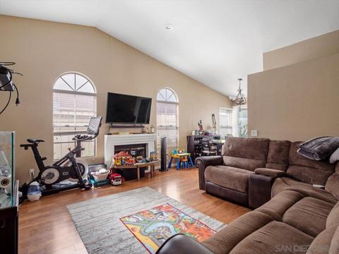 621 Thunder Gln, Escondido, CA 92027 photo 5