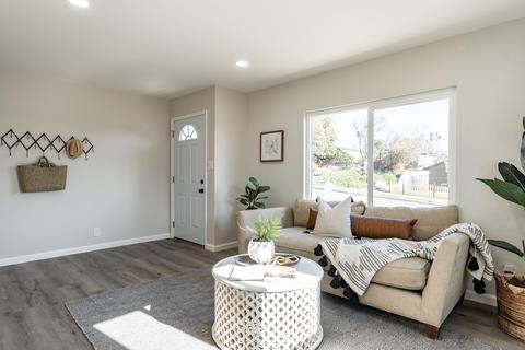 808 Santa Paula St, Oceanside, CA 92058 photo 5